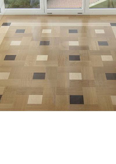 GIGER & GUT aus Dagmersellen | Innenausbau Parkett - Holzboden mit hellen und dunkeln Holzquadraten