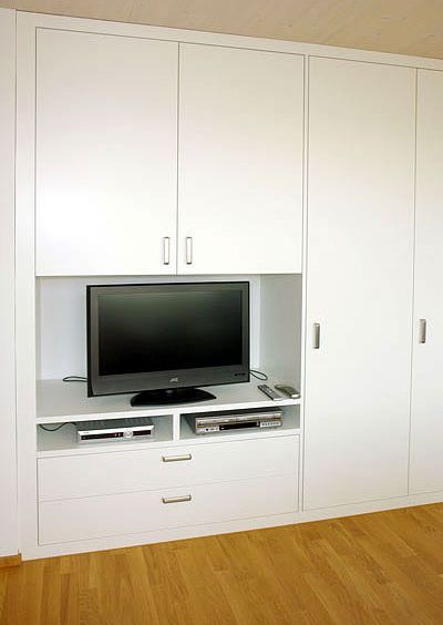 GIGER & GUT aus Dagmersellen | Innenausbau Schränke - Wohnzimmer Einbauschrank