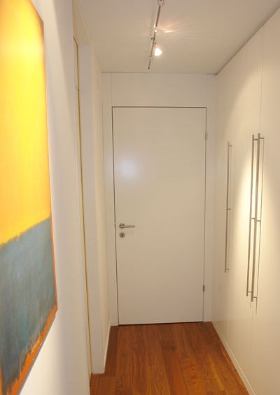 GIGER & GUT aus Dagmersellen | Innenausbau Türen - Wohnungstür weiß