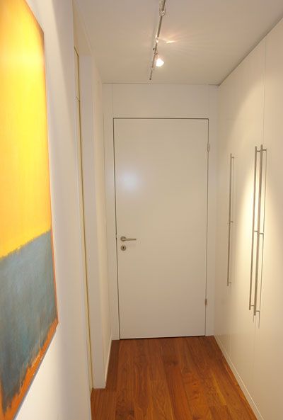 GIGER & GUT aus Dagmersellen | Innenausbau Türen - Wohnungstür weiß